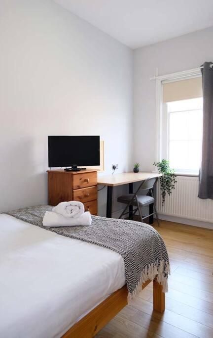 Seymour Townhouse By Serviced Living Liverpool Esterno foto