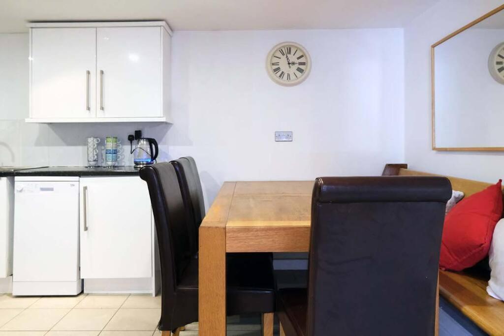 Seymour Townhouse By Serviced Living Liverpool Esterno foto