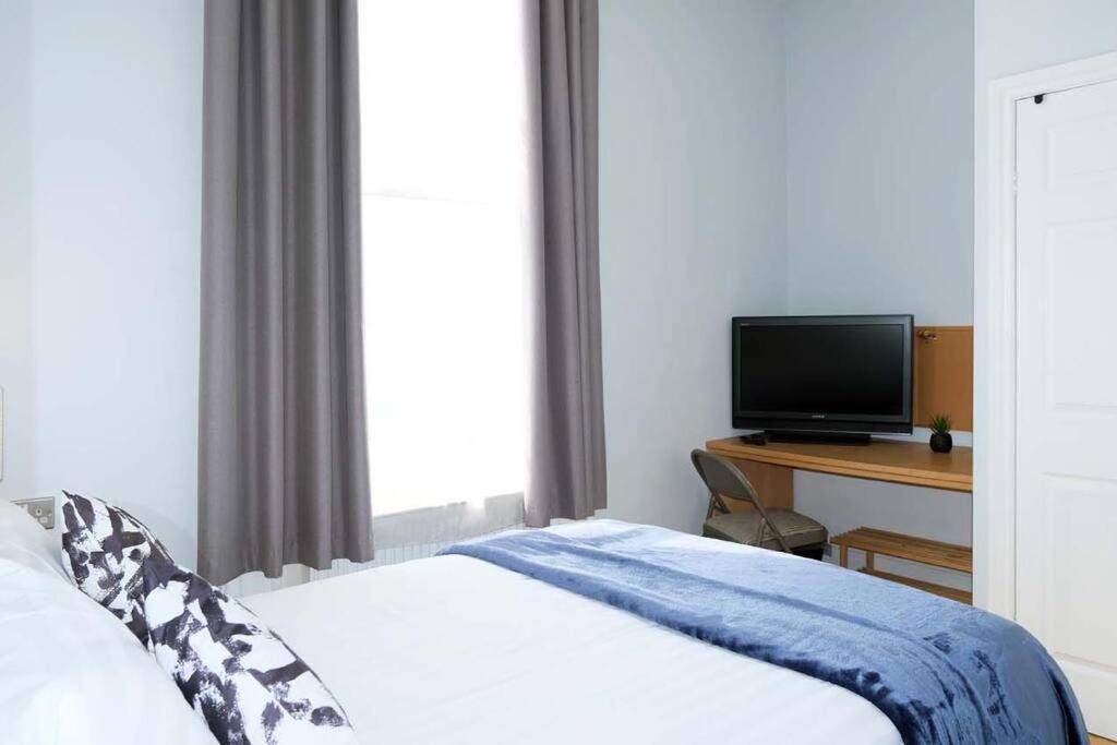 Seymour Townhouse By Serviced Living Liverpool Esterno foto