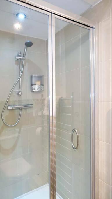 Seymour Townhouse By Serviced Living Liverpool Esterno foto