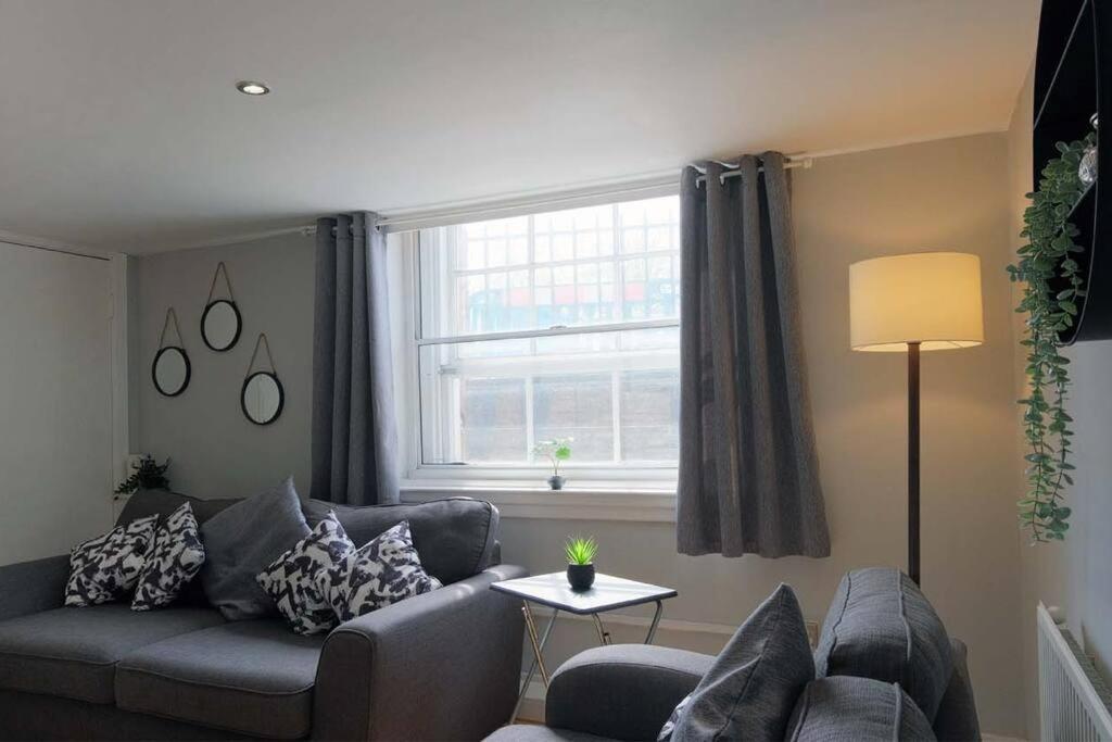 Seymour Townhouse By Serviced Living Liverpool Esterno foto