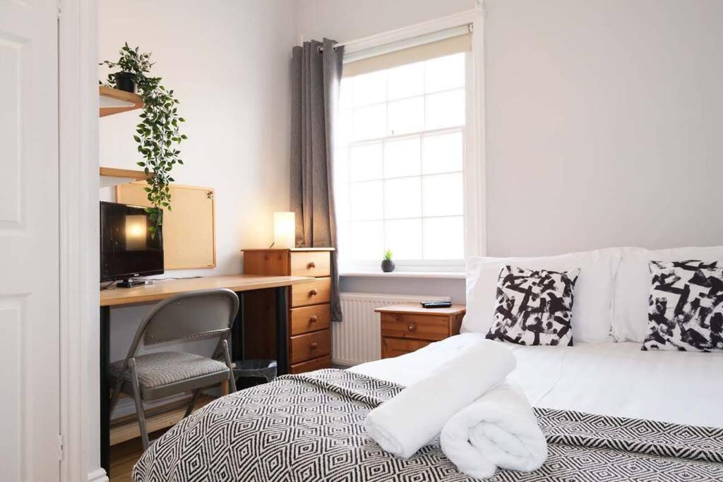 Seymour Townhouse By Serviced Living Liverpool Esterno foto