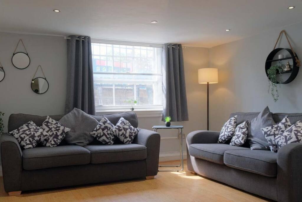 Seymour Townhouse By Serviced Living Liverpool Esterno foto