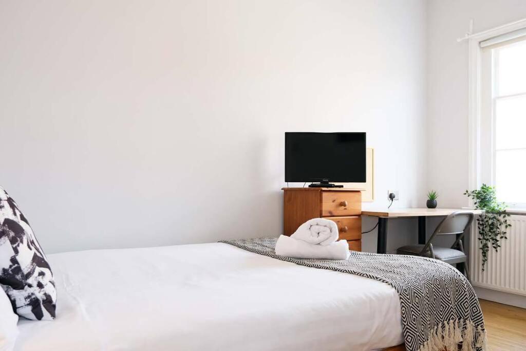 Seymour Townhouse By Serviced Living Liverpool Esterno foto