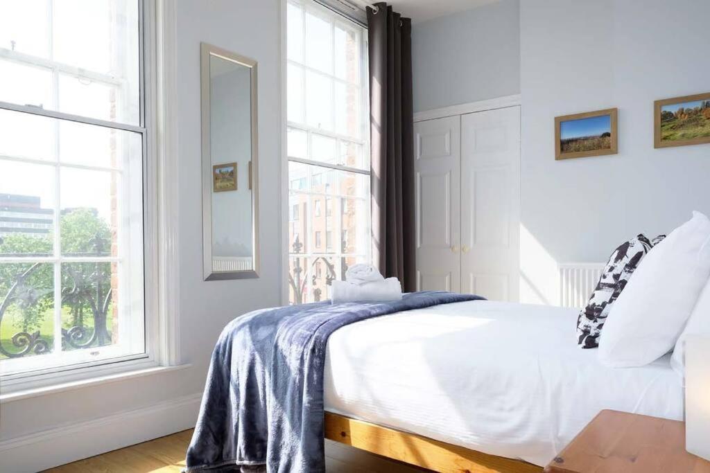 Seymour Townhouse By Serviced Living Liverpool Esterno foto