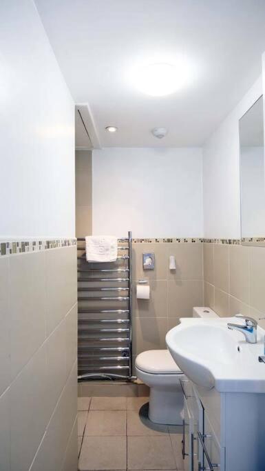 Seymour Townhouse By Serviced Living Liverpool Esterno foto
