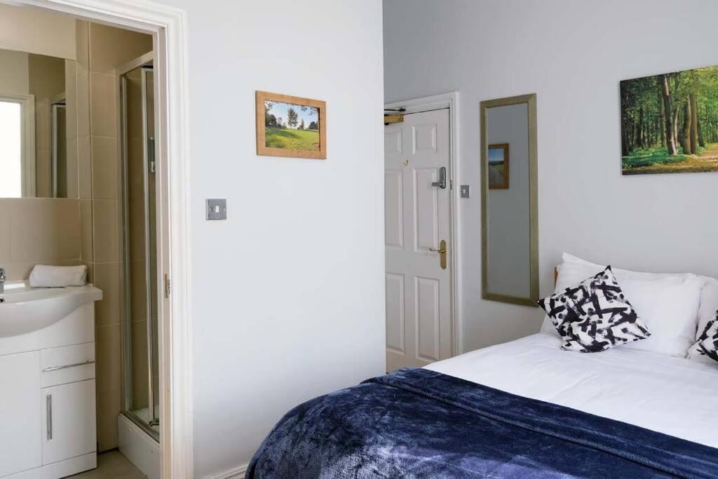 Seymour Townhouse By Serviced Living Liverpool Esterno foto